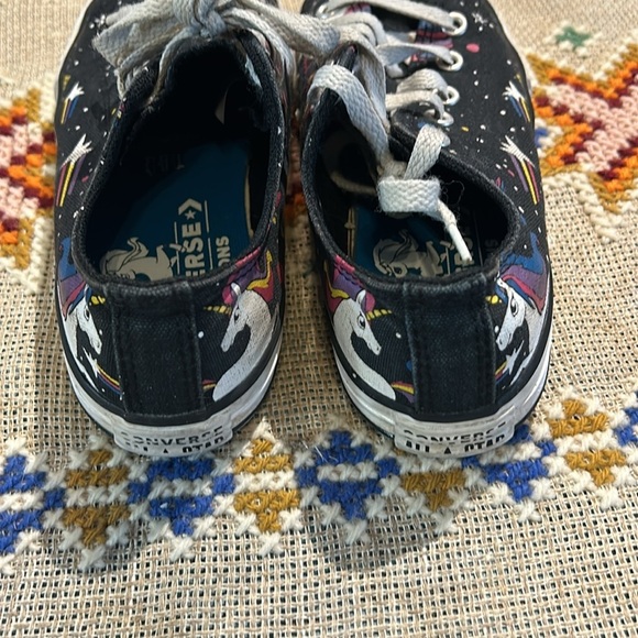 Converse Unicorn Print Black Low Top Sneakers Youth 2 Rainbow Stars Cosmic - Picture 4 of 6